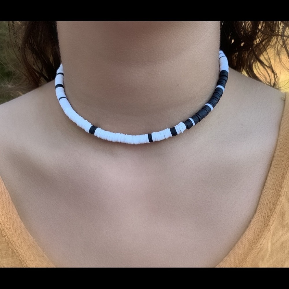 Kiara Outer Banks Heishi Choker Necklace - Picture 1 of 4